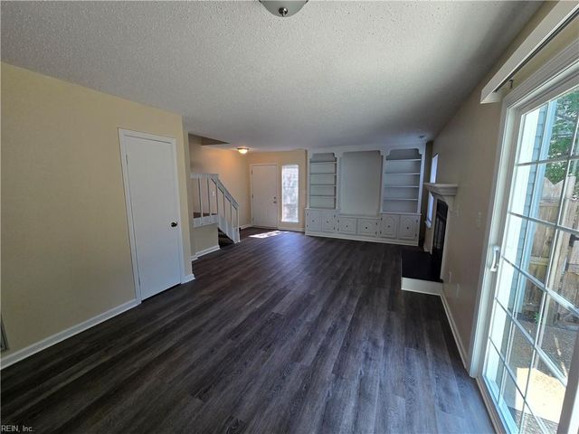 4638 Genoa CIR, Virginia Beach, VA 23462