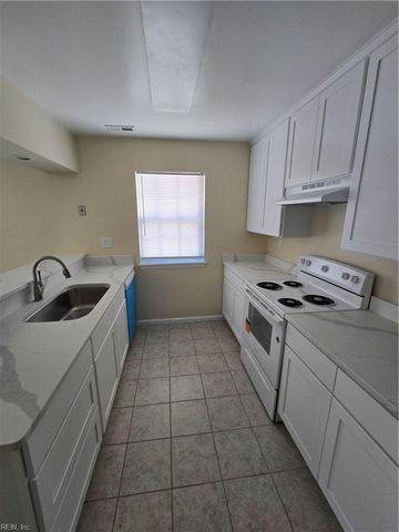 4638 Genoa CIR, Virginia Beach, VA 23462