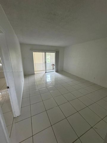 20201 NE 29th Ct D329, Aventura, FL 33180