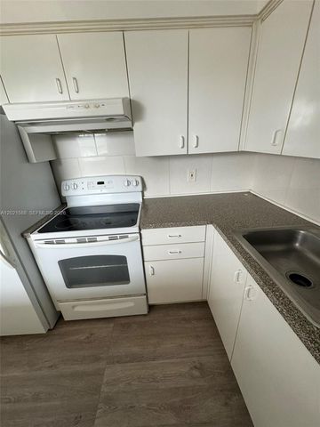 20201 NE 29th Ct D329, Aventura, FL 33180