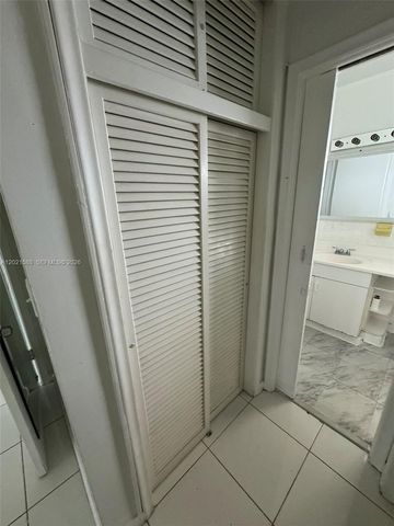 20201 NE 29th Ct D329, Aventura, FL 33180