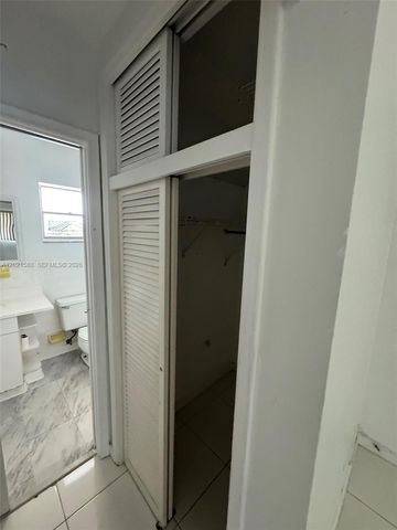 20201 NE 29th Ct D329, Aventura, FL 33180
