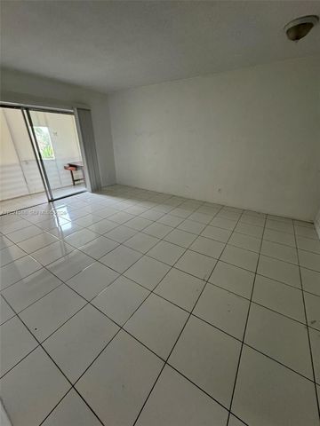 20201 NE 29th Ct D329, Aventura, FL 33180