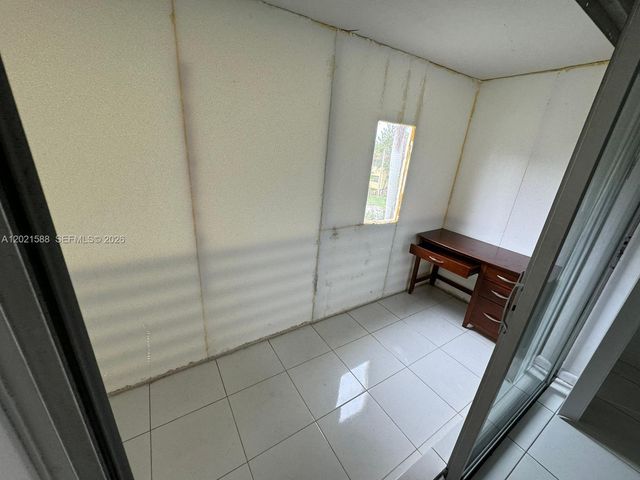 20201 NE 29th Ct D329, Aventura, FL 33180