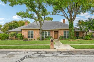 2111 Wimbledon Drive, Arlington, TX 76017