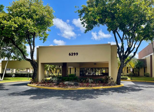 5860 NW 64TH Avenue 206, Tamarac, FL 33319