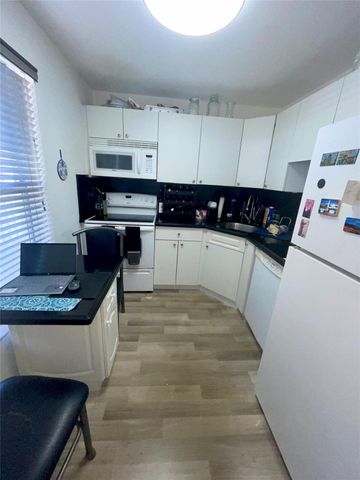 5860 NW 64TH Avenue 206, Tamarac, FL 33319