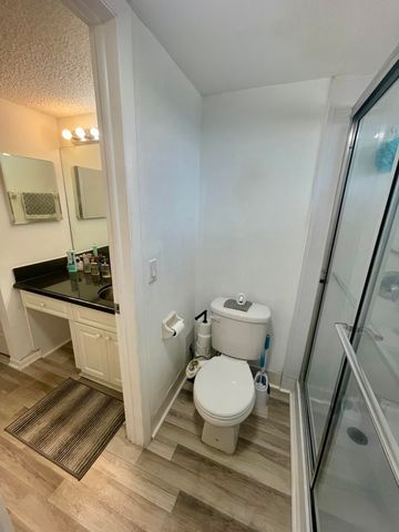 5860 NW 64TH Avenue 206, Tamarac, FL 33319