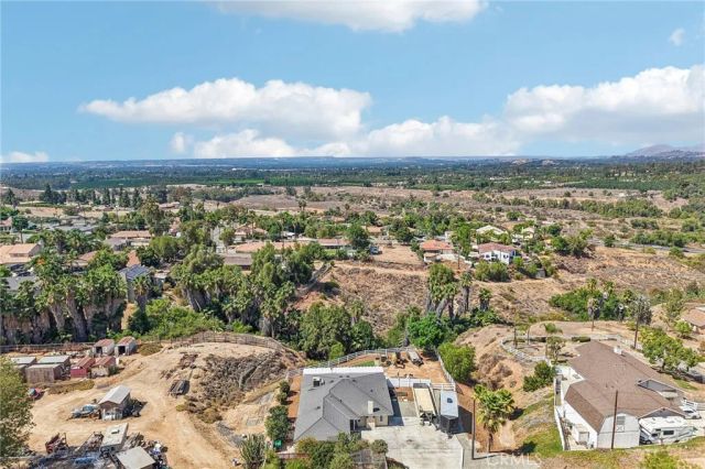 14342 Laurel, Riverside, CA 92503