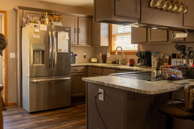 403 W Chestnut Road, Nixa, MO 65714