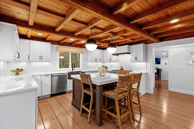 153 Wapping Rd, Kingston, MA 02364