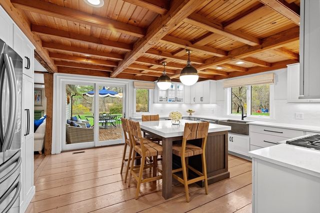 153 Wapping Rd, Kingston, MA 02364