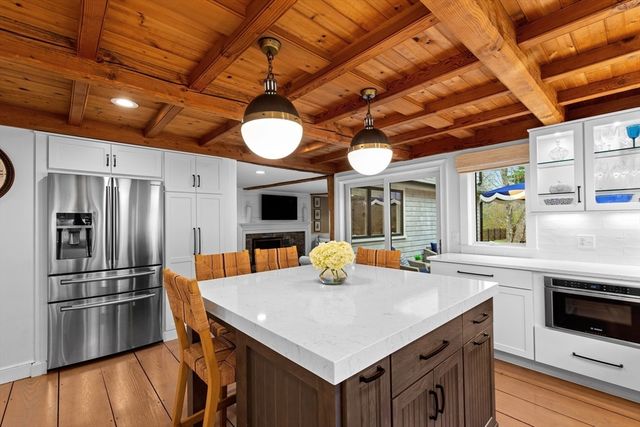 153 Wapping Rd, Kingston, MA 02364