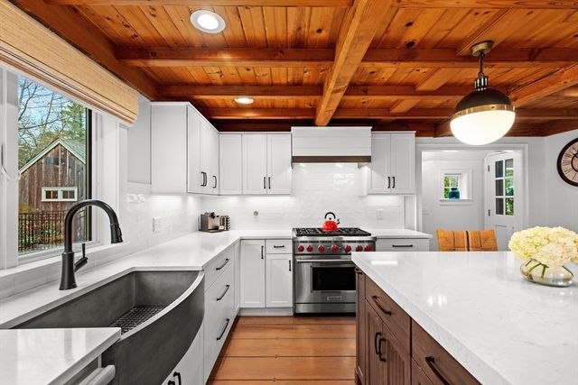 153 Wapping Rd, Kingston, MA 02364