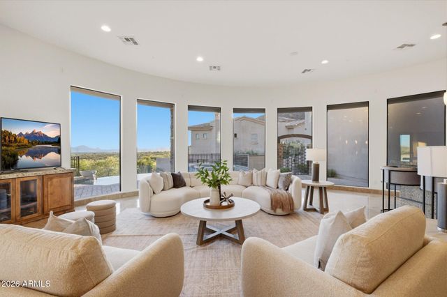 11376 E DREYFUS Avenue, Scottsdale, AZ 85259