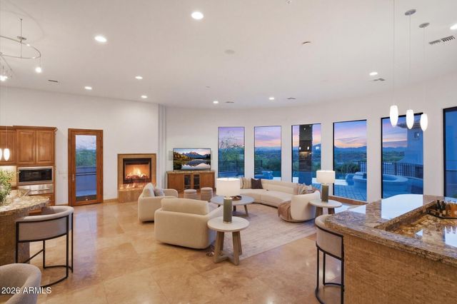 11376 E DREYFUS Avenue, Scottsdale, AZ 85259