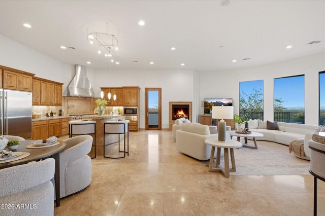 11376 E DREYFUS Avenue, Scottsdale, AZ 85259