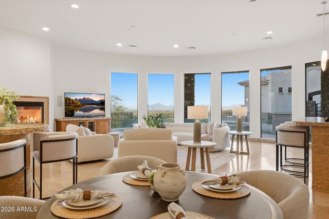 11376 E DREYFUS Avenue, Scottsdale, AZ 85259