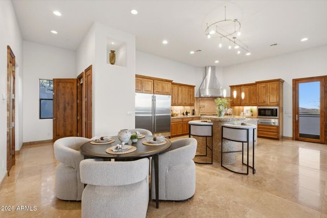 11376 E DREYFUS Avenue, Scottsdale, AZ 85259