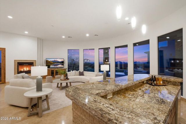 11376 E DREYFUS Avenue, Scottsdale, AZ 85259