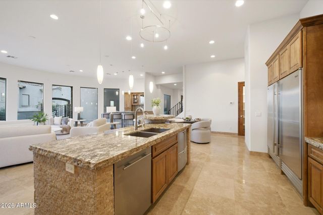 11376 E DREYFUS Avenue, Scottsdale, AZ 85259