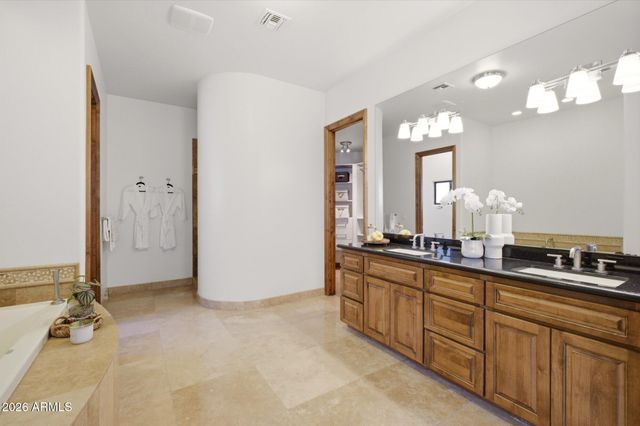 11376 E DREYFUS Avenue, Scottsdale, AZ 85259