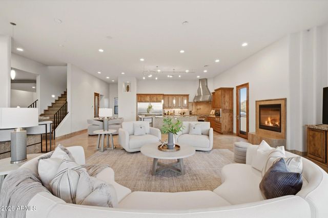 11376 E DREYFUS Avenue, Scottsdale, AZ 85259