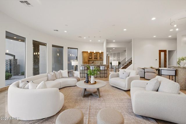 11376 E DREYFUS Avenue, Scottsdale, AZ 85259