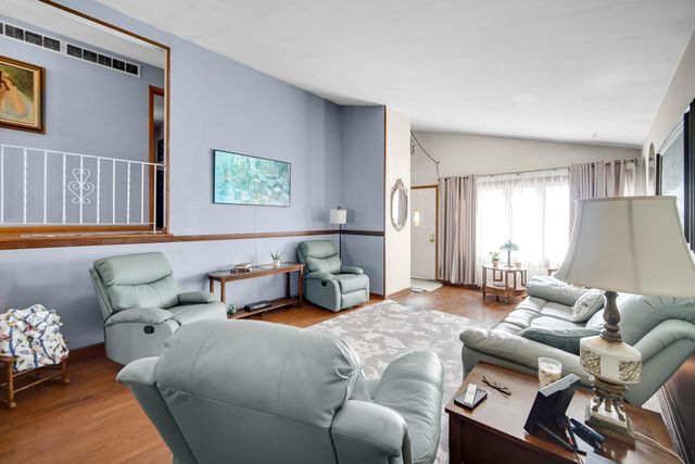 9503 Forrest Drive, Highland, IN 46322