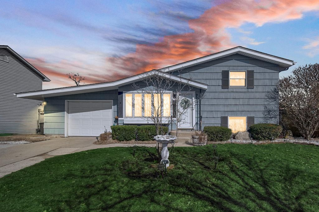 9503 Forrest Drive, Highland, IN 46322