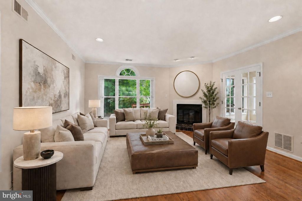 Image 9 of property listing at 1429 LONGHILL DR, Potomac, MD 20854