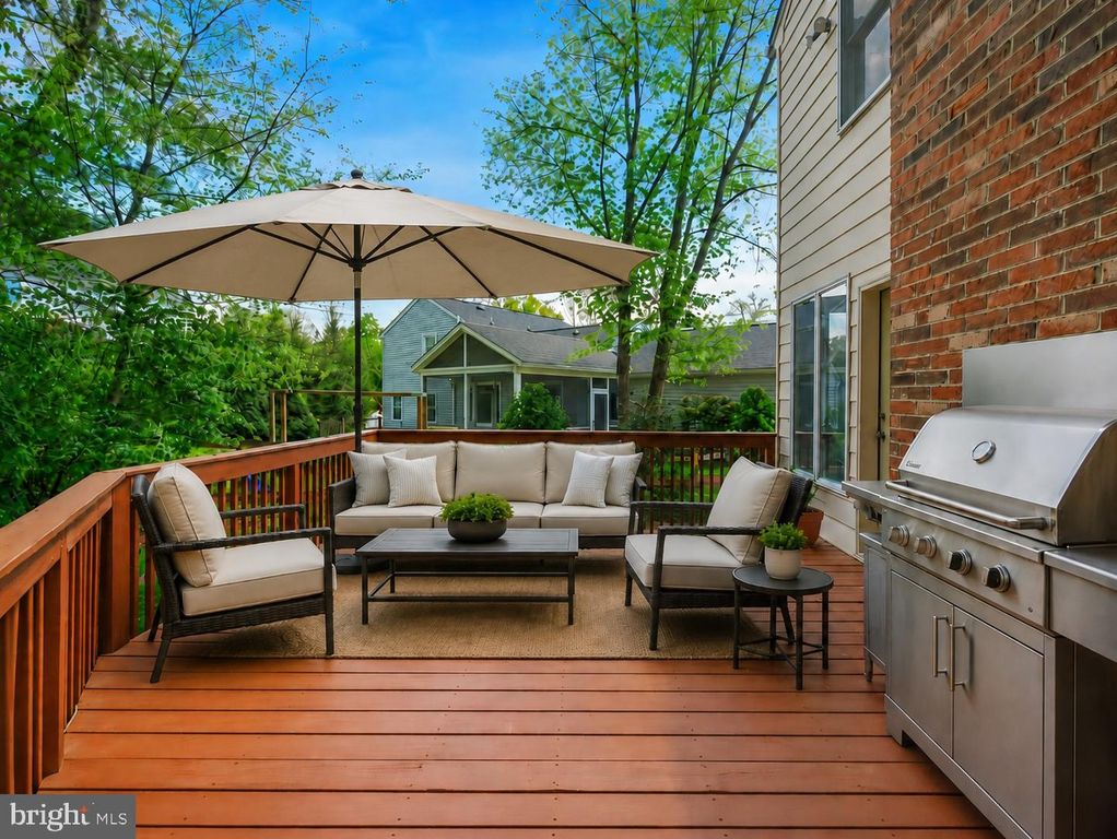 Image 21 of property listing at 1429 LONGHILL DR, Potomac, MD 20854