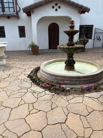 26300 N Mooney Boulevard, Tulare, CA 93274