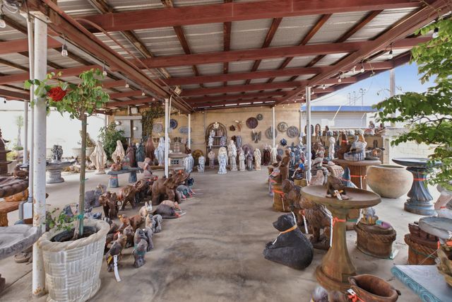 26300 N Mooney Boulevard, Tulare, CA 93274