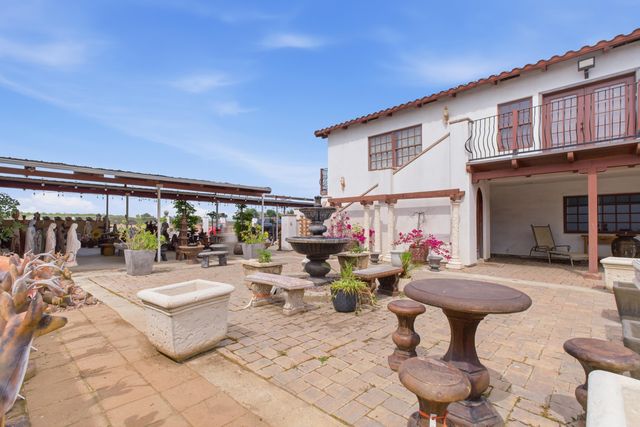 26300 N Mooney Boulevard, Tulare, CA 93274