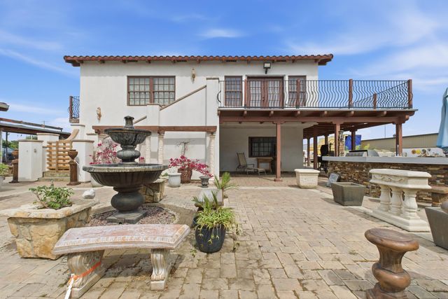 26300 N Mooney Boulevard, Tulare, CA 93274