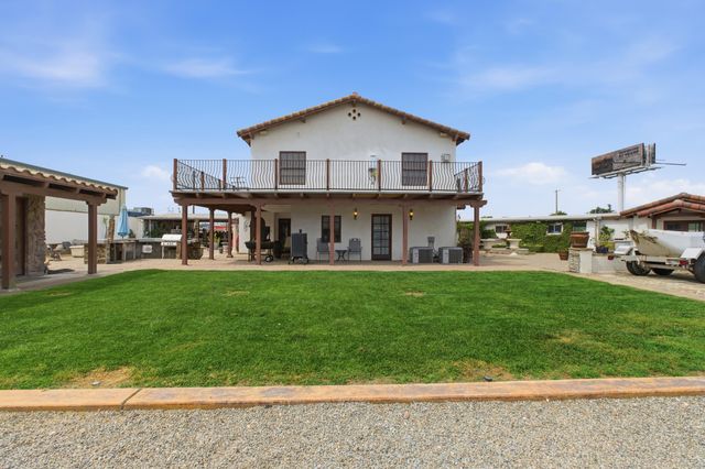 26300 N Mooney Boulevard, Tulare, CA 93274