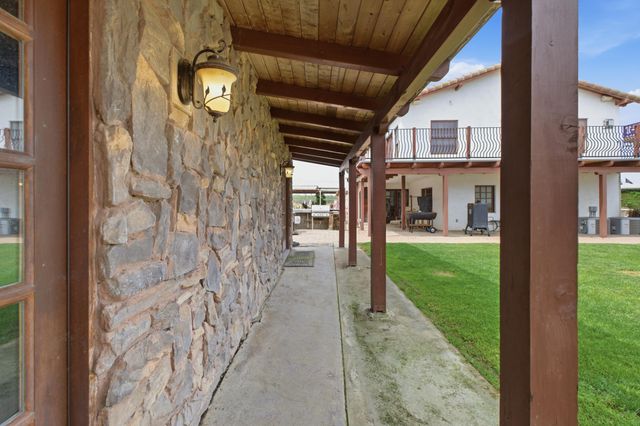 26300 N Mooney Boulevard, Tulare, CA 93274