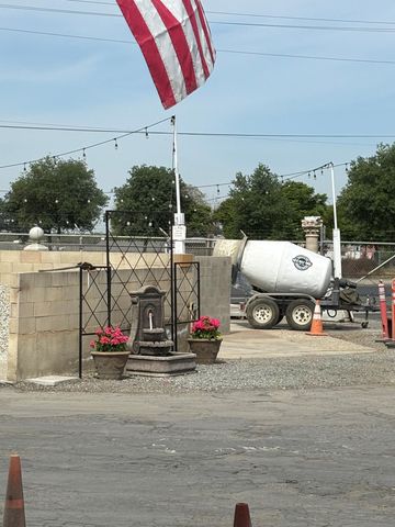 26300 N Mooney Boulevard, Tulare, CA 93274