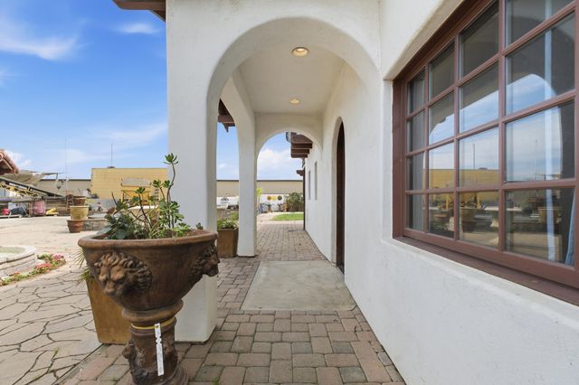 26300 N Mooney Boulevard, Tulare, CA 93274