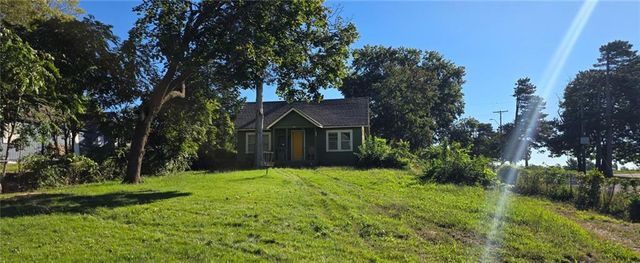 8145 Holmes Road, Kansas City, MO 64131