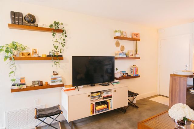 300 Crockett ST 209, Austin, TX 78704