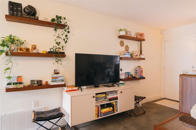 300 Crockett ST 209, Austin, TX 78704