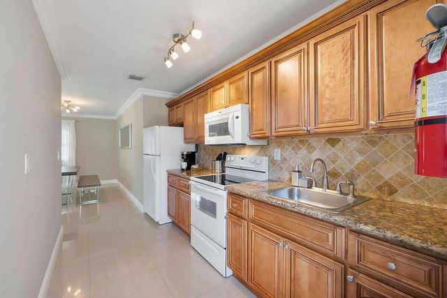 1039 N Victoria Park Road 1-3, Fort Lauderdale, FL 33304