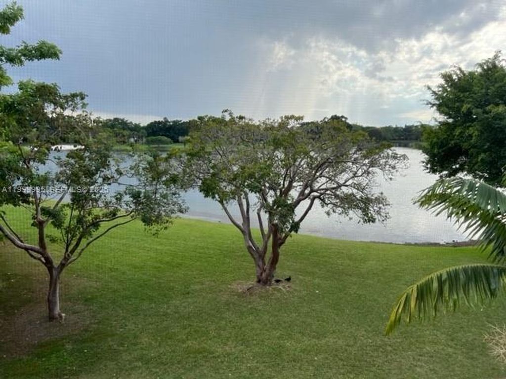 15330 SW 106th Ter 918, Miami, FL 33196