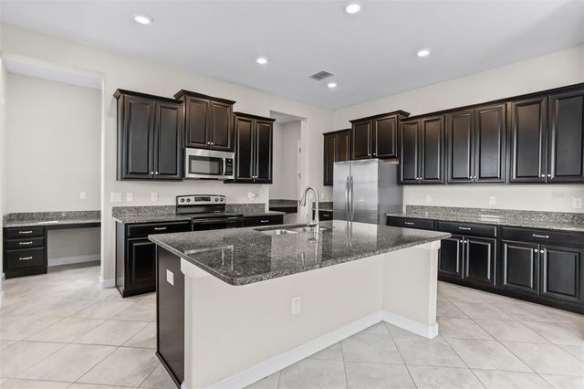 11715 NAVAJO SANDSTONE STREET, Riverview, FL 33579