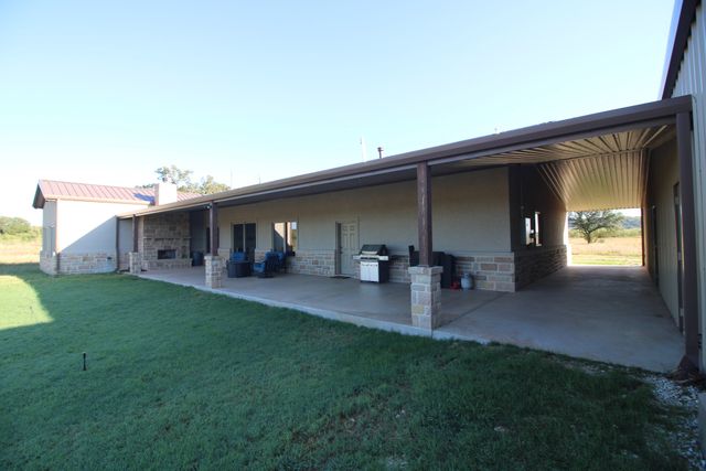 449 County Road 194, Ovalo, TX 79541