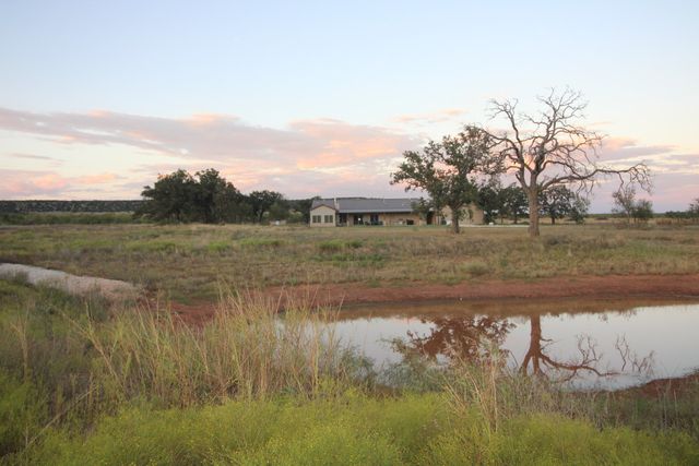 449 County Road 194, Ovalo, TX 79541