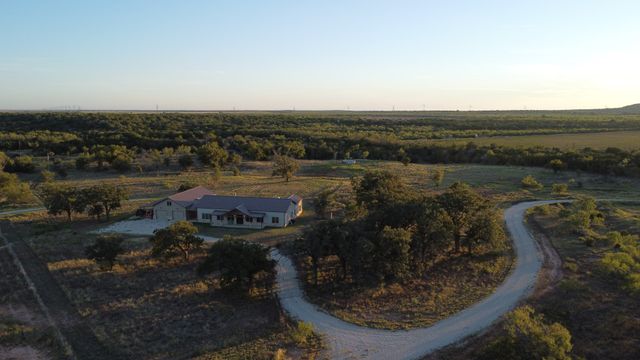 449 County Road 194, Ovalo, TX 79541