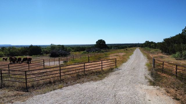 449 County Road 194, Ovalo, TX 79541